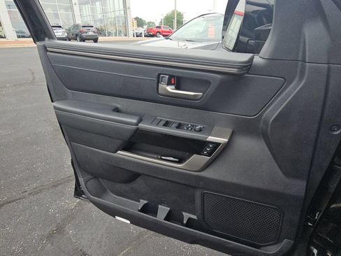 Used 2022 Toyota Tundra Limited AWD/4WD image 22