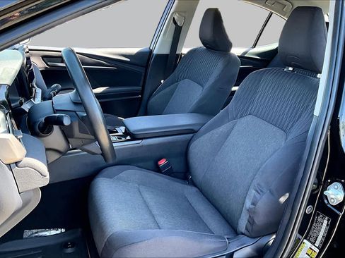 Used 2025 Toyota Camry LE FWD image 7