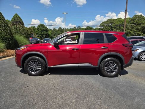 Used 2023 Nissan Rogue S FWD image 4