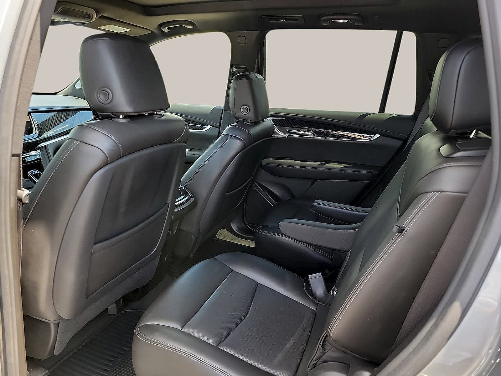 Certified 2025 Cadillac XT6 Premium Luxury AWD/4WD image 10