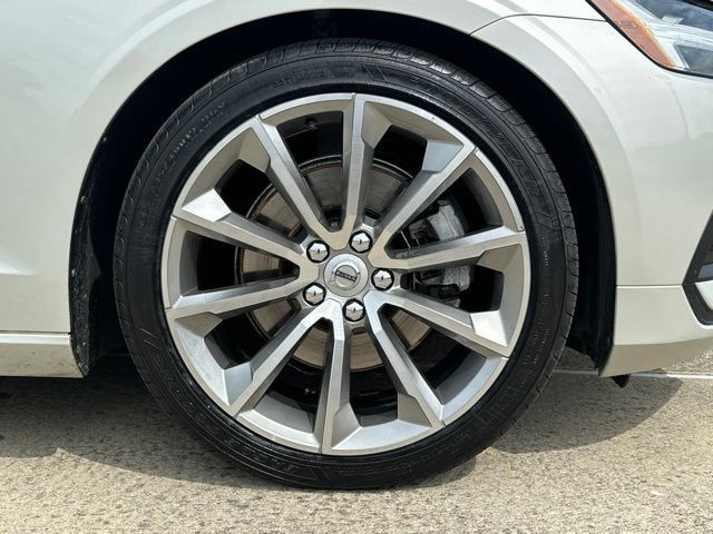 Used 2020 Volvo S60 T5 Momentum FWD image 10