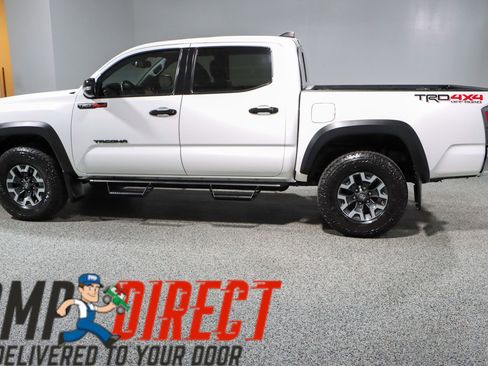 Used 2023 Toyota Tacoma TRD Off-Road AWD/4WD image 10