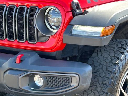 Used 2025 Jeep Wrangler Unlimited Rubicon AWD/4WD image 10