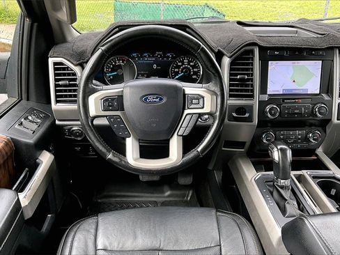 Used 2020 Ford F150 Lariat image 5