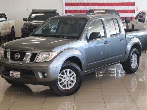 Used 2016 Nissan Frontier SV w/ SV Value Truck Package RWD image 11