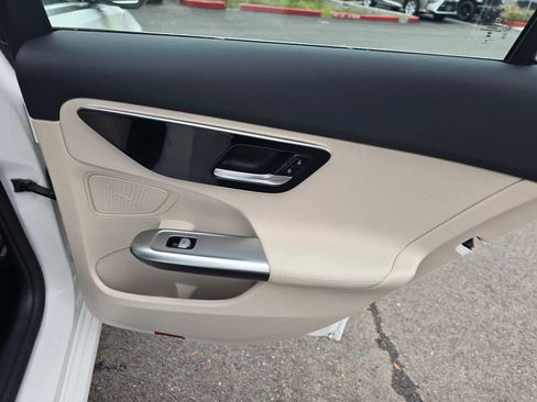 Used 2025 Mercedes-Benz C 300 4MATIC Sedan image 13