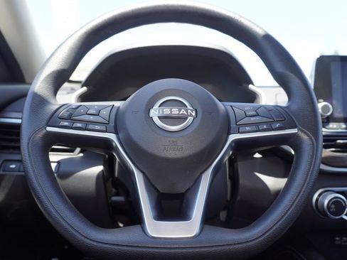 Used 2023 Nissan Altima 2.5 SV FWD image 22