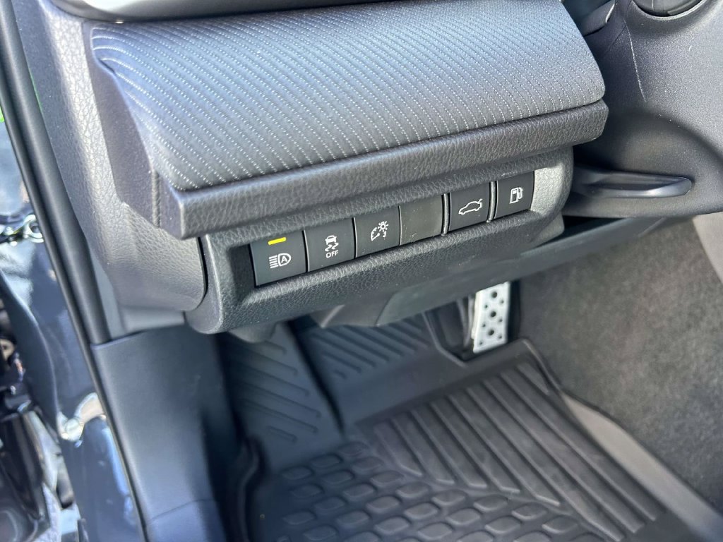 New 2026 Toyota Camry SE FWD image 18