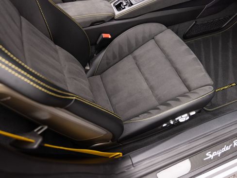 Certified 2025 Porsche 718 Boxster Spyder RS w/ Weissach Package image 30