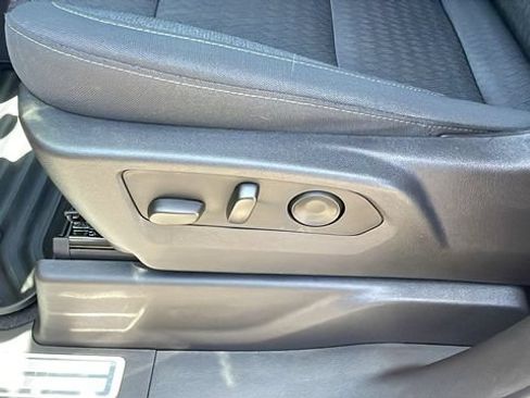Used 2023 Chevrolet Silverado 1500 LT AWD/4WD image 26