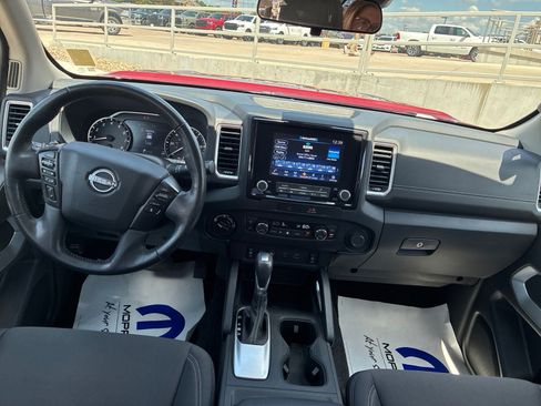 Used 2022 Nissan Frontier SV AWD/4WD image 17