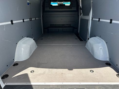 Used 2024 Mercedes-Benz Sprinter 2500 image 16