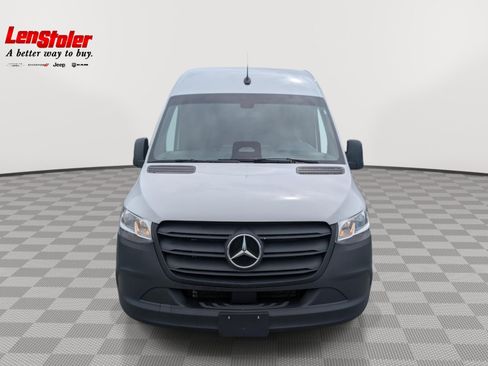 Used 2025 Mercedes-Benz Sprinter 2500 image 8