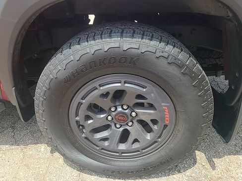 Used 2025 Nissan Frontier PRO-4X AWD/4WD image 25