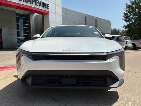 Used 2025 Kia K4 FWD image 3