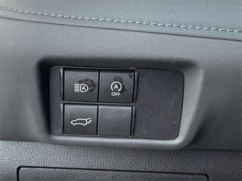 Used 2024 Toyota Highlander LE image 23