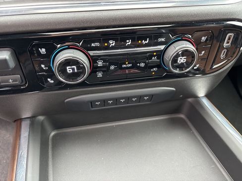Used 2024 Chevrolet Silverado 2500 High Country w/ High Country Premium Package AWD/4WD image 29