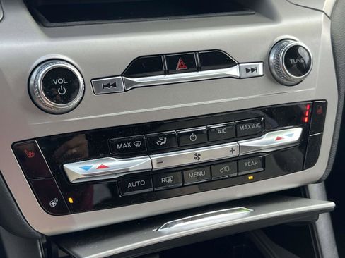 Used 2022 Ford Explorer XLT w/ Equipment Group 202A image 15