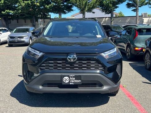 Used 2025 Toyota RAV4 XLE w/ Convenience Package AWD/4WD image 4