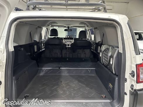 Used 2010 Toyota FJ Cruiser 4WD image 12