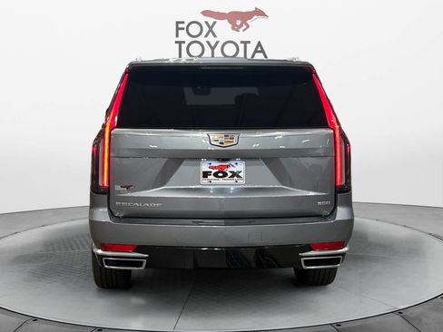 Used 2021 Cadillac Escalade ESV Premium Luxury w/ Driver Assist Tech Package AWD/4WD image 5