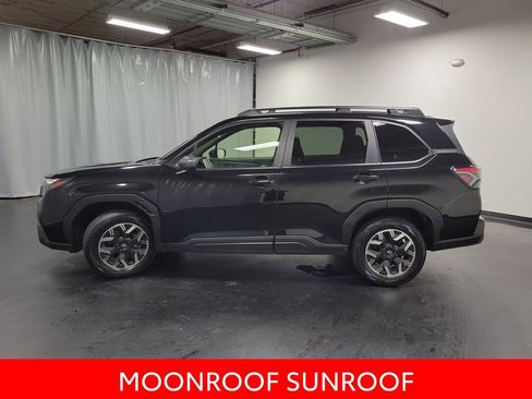 Used 2025 Subaru Forester Premium AWD/4WD image 5