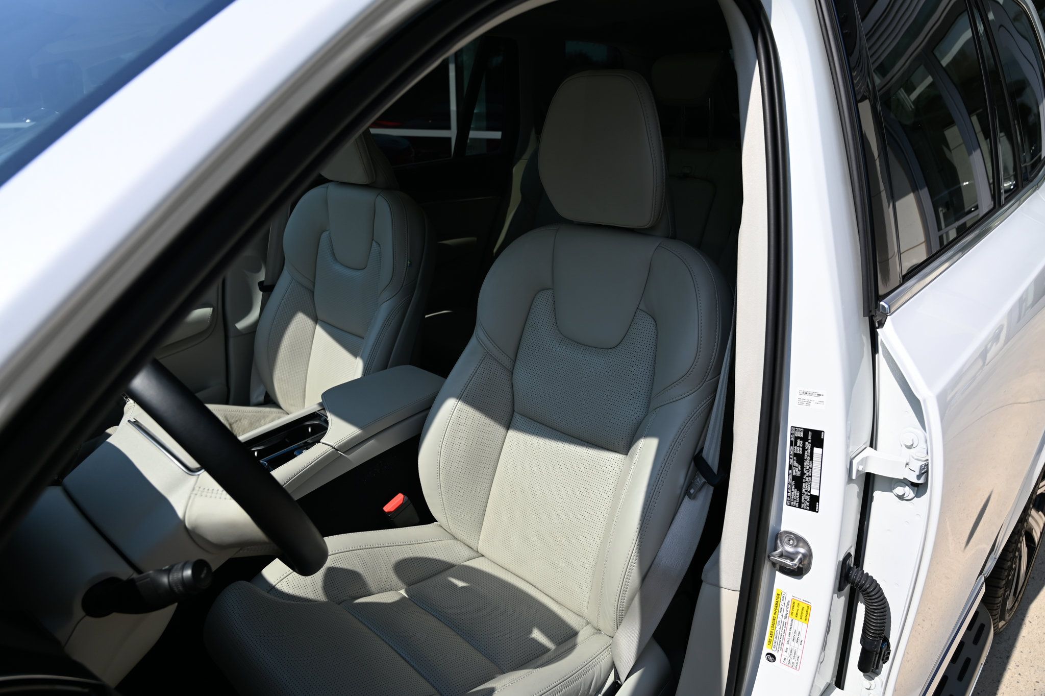 Used 2022 Volvo XC90 T8 Inscription w/ Advanced Package AWD/4WD image 19