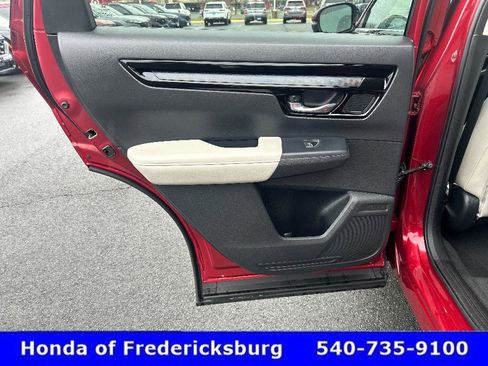 Used 2025 Honda CR-V EX-L image 11