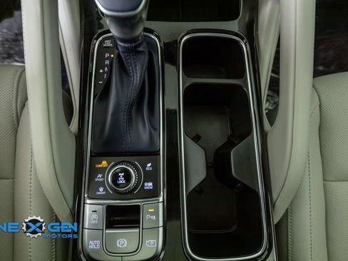 Used 2025 Kia Telluride SX w/ SX Captain's Chair Package AWD/4WD image 24