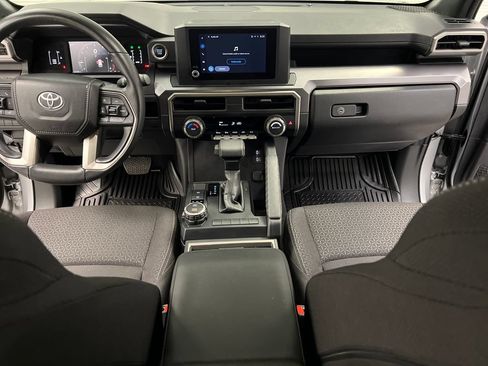 Used 2025 Toyota 4Runner SR5 AWD/4WD image 43