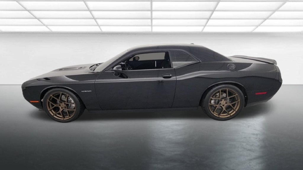 Used 2021 Dodge Challenger R/T RWD image 4