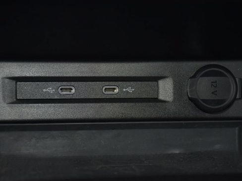 Used 2021 Volkswagen Tiguan SE w/ Panoramic Sunroof Package FWD image 25
