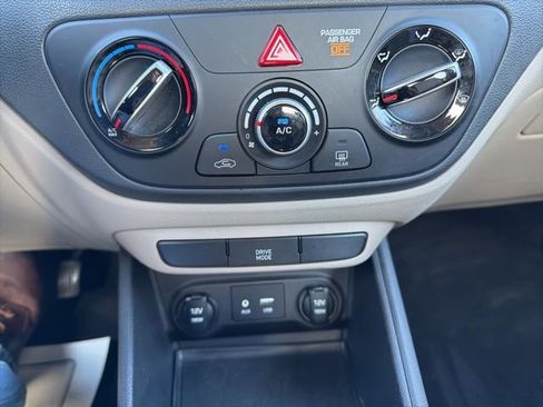 Used 2022 Hyundai Accent SE image 20