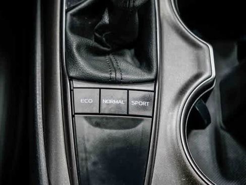 Used 2023 Toyota Camry SE image 22