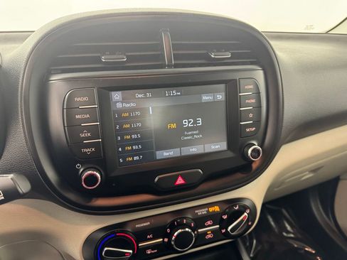 Used 2021 Kia Soul LX image 15