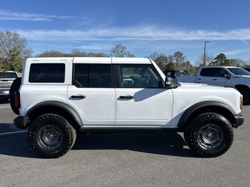 Used 2025 Ford Bronco Badlands image 5