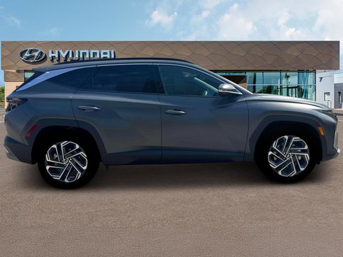 New 2025 Hyundai Tucson Limited image 9
