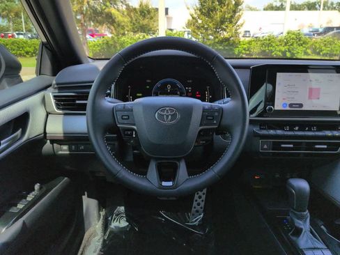 Used 2026 Toyota Camry SE FWD image 15