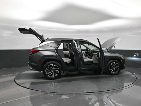 Used 2025 Hyundai Tucson Limited FWD image 41