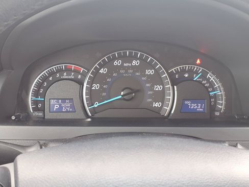 Used 2012 Toyota Camry XLE w/ Convenience Pkg FWD image 17