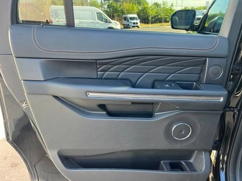 Used 2023 Ford Expedition Max Platinum AWD/4WD image 17