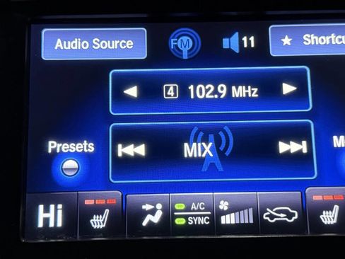 Used 2015 Acura TLX image 21