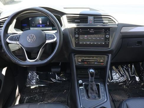Used 2023 Volkswagen Tiguan SE FWD image 14