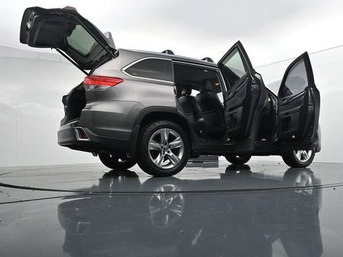Used 2017 Toyota Highlander Limited AWD/4WD image 41