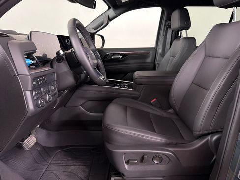 Used 2026 Chevrolet Tahoe Z71 w/ Comfort Package AWD/4WD image 18