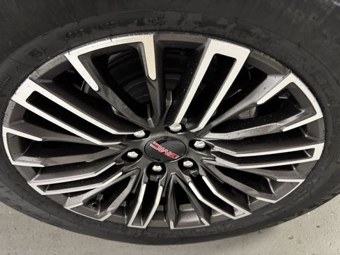 New 2026 GMC Yukon Elevation image 8