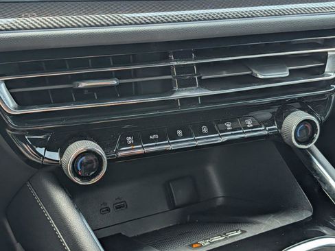 Used 2026 Chevrolet Traverse High Country w/ LPO, Floor Liner Package FWD image 19