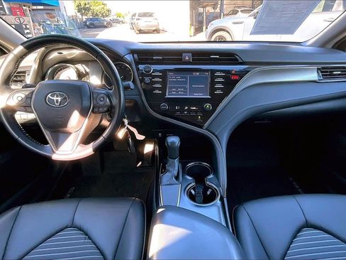 Used 2019 Toyota Camry L image 11