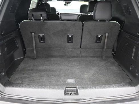 Certified 2025 Chevrolet Traverse LT image 11