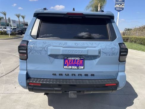 Used 2025 Toyota 4Runner TRD Sport AWD/4WD image 7